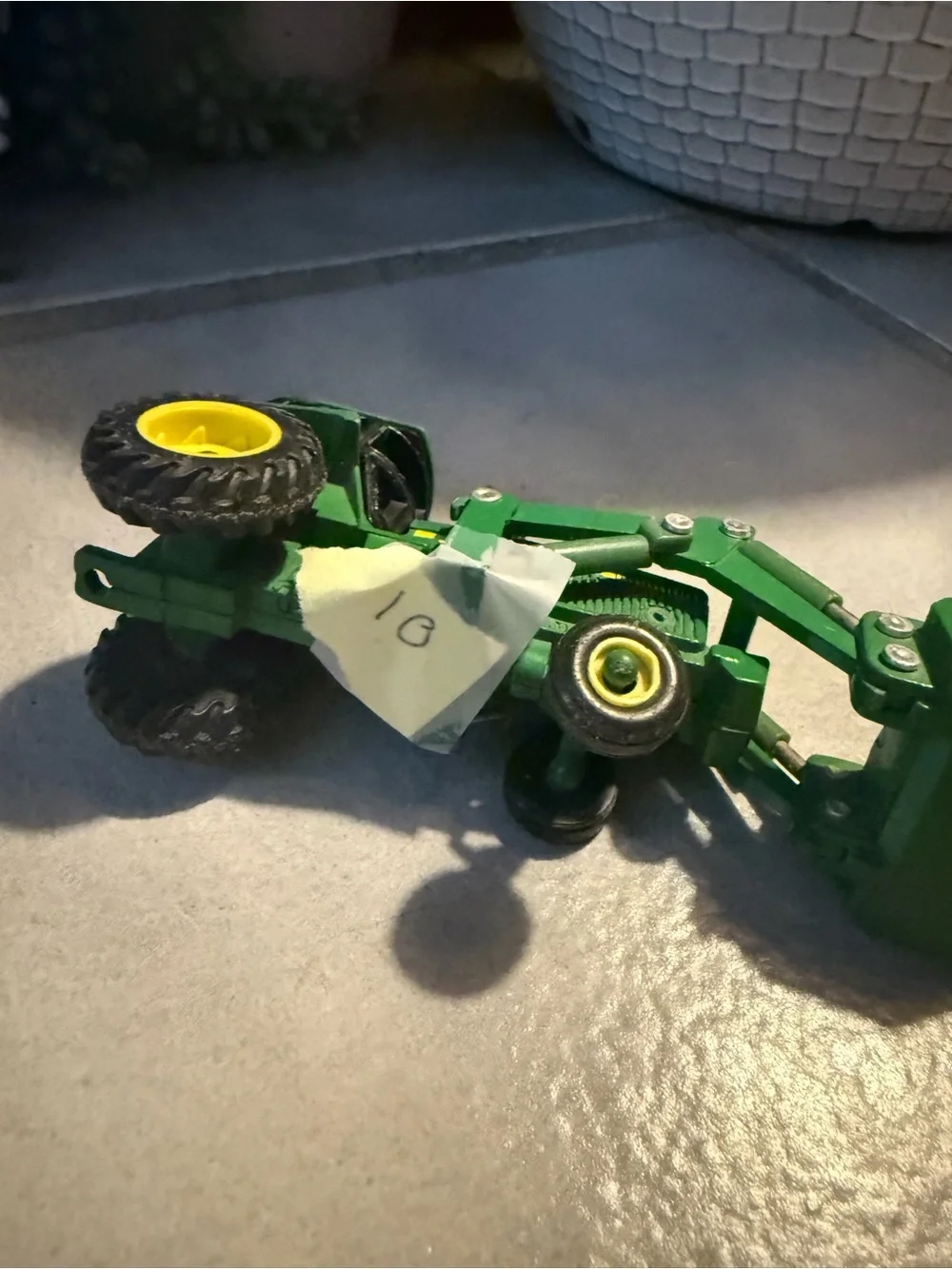 Vintage ERTL John Deere Front Loader Die Cast tractor toy -excellent condition